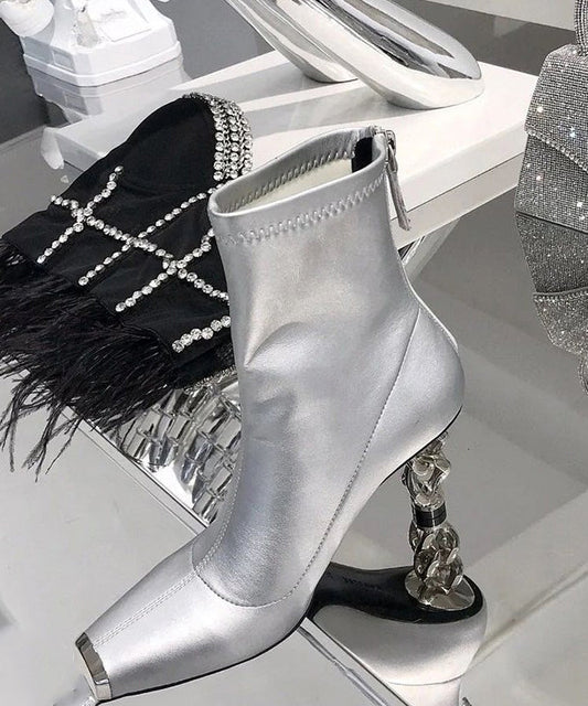 2024 Neue vielseitige silberne Reißverschluss-Metall-Heterotypie-High-Heel-Stiefel OI067