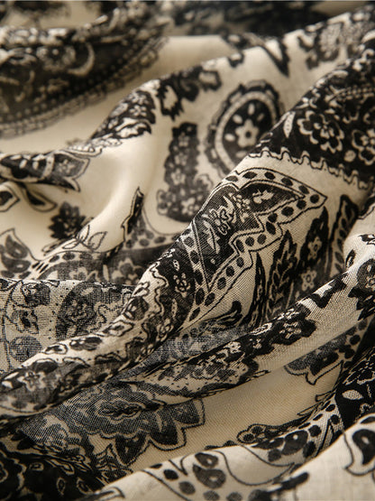 Écharpe châle à pompons en tissu fleuri artistique noir et blanc pour femme AS1011