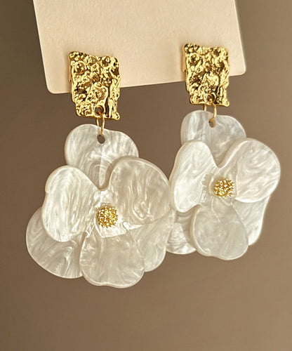 Chic White Acrylic Floral Drop Earrings EY017