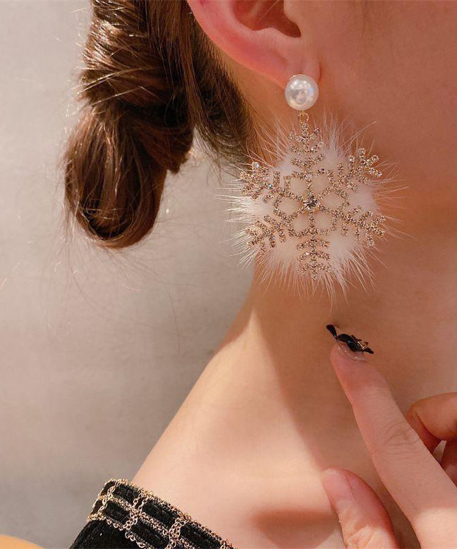 Modern White Copper Alloy Snowflake Fuzzy Fur Fluffy Drop Earrings TS014