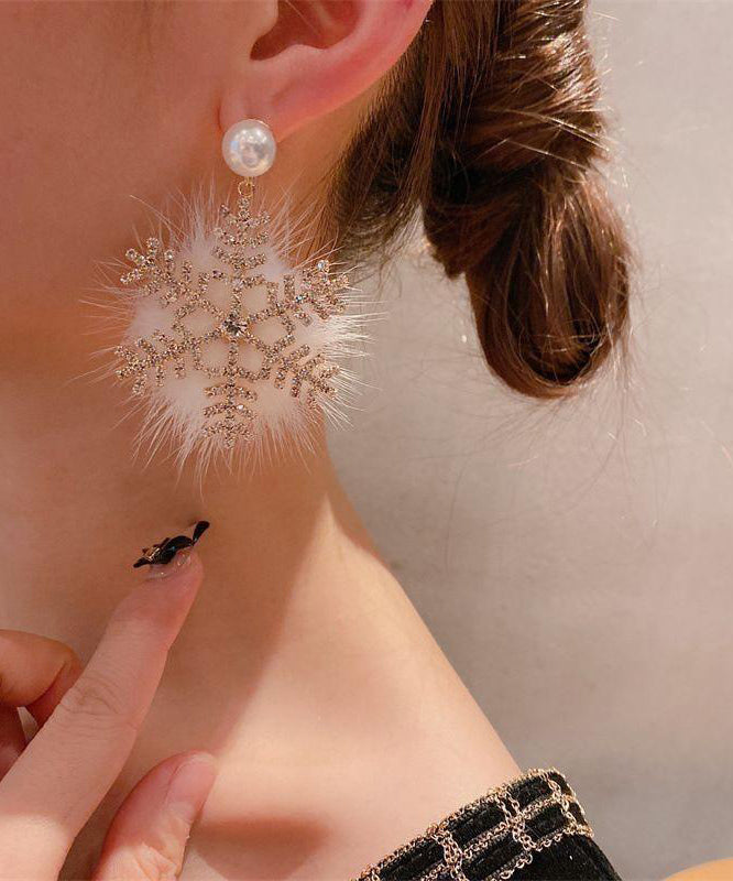 Modern White Copper Alloy Snowflake Fuzzy Fur Fluffy Drop Earrings TS014