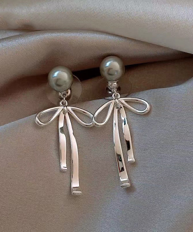 Boucles d'oreilles pendantes uniques en argent sterling et soie avec perles en forme de nœud GH1015