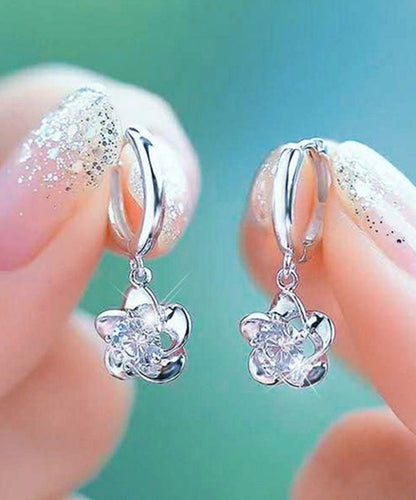 Boucles d'oreilles créoles florales uniques en argent sterling blanc avec zircons surdorés QJ020