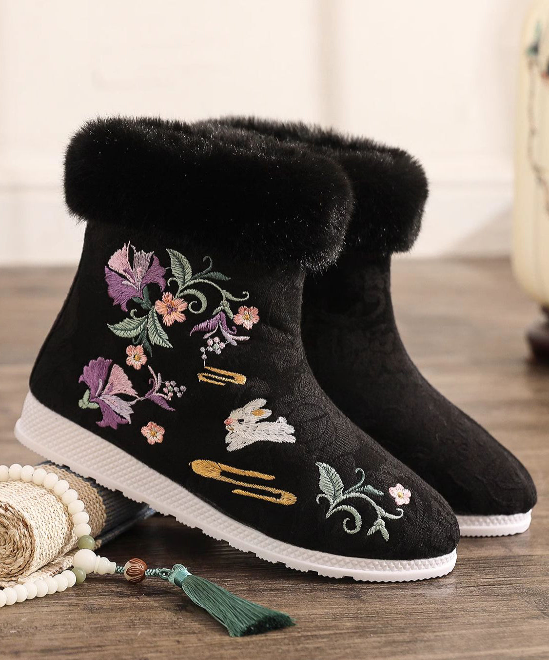 White Cotton Fabric Embroidery Splicing Chinese Style Boots TQ056