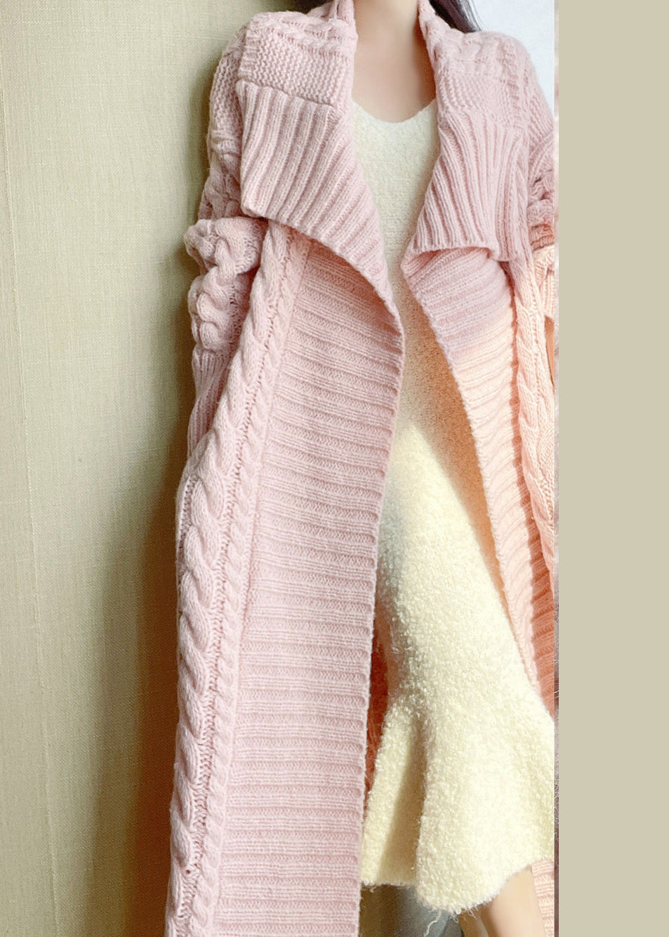 Cardigan ample en laine rose avec poches ajourées pour l'hiver QC010 